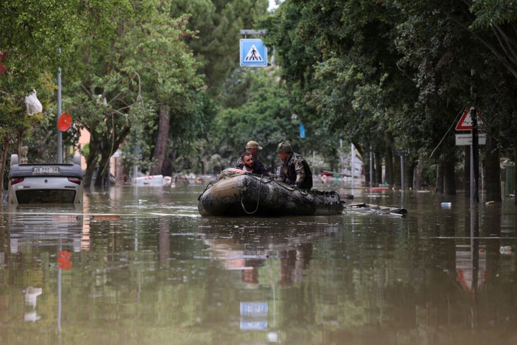 Καταστροφική κακοκαιρία πλήττει την Εμίλια Ρομάνια και άλλες περιοχές της Ιταλίας