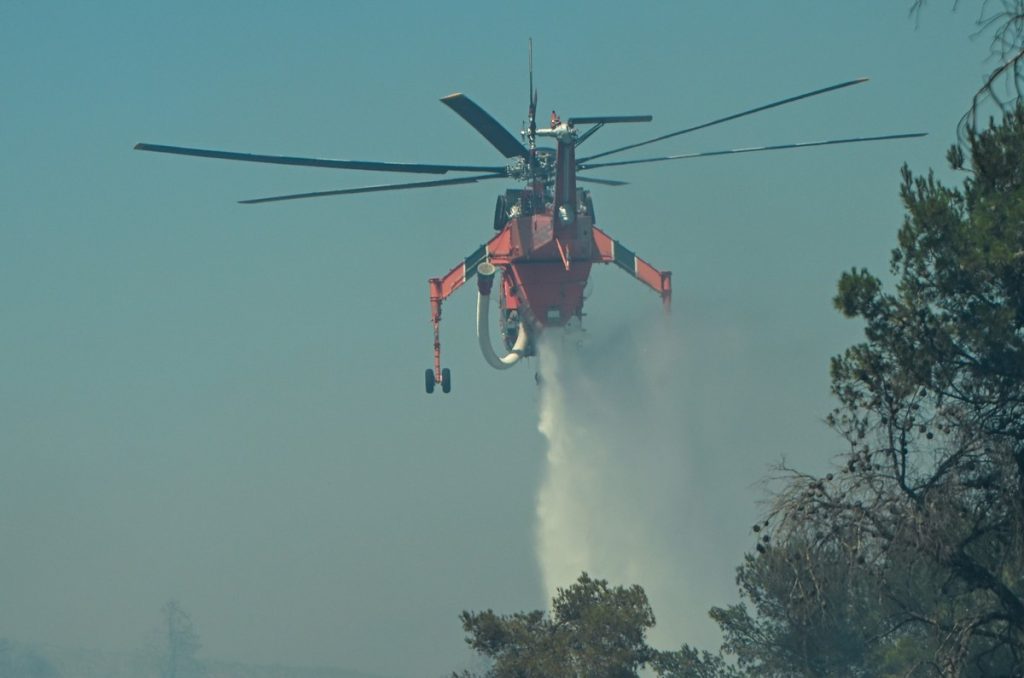 Φωτιά σε Χαμηλή Βλάστηση στη Μαραθέα Αργολίδας με Σύρραξη Πυροσβεστικής Υπηρεσίας