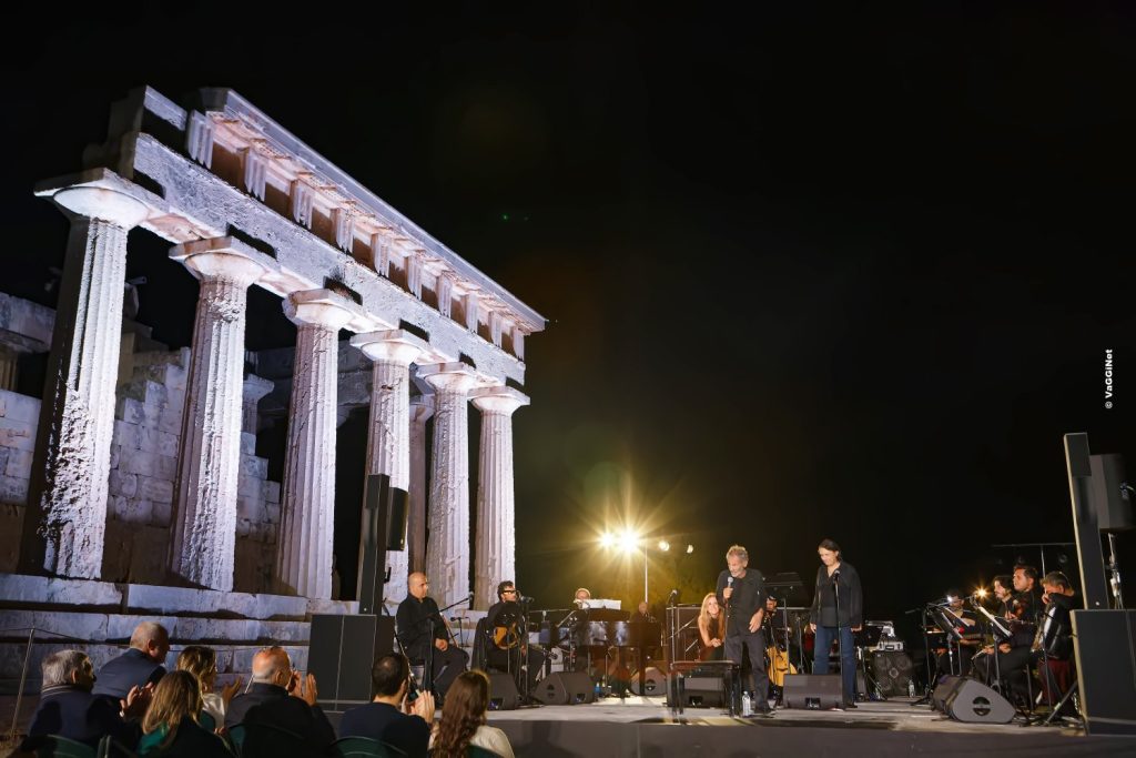 Η Συναυλία του Σταύρου Ξαρχάκου στον Ναό της Αφαίας στην Αίγινα