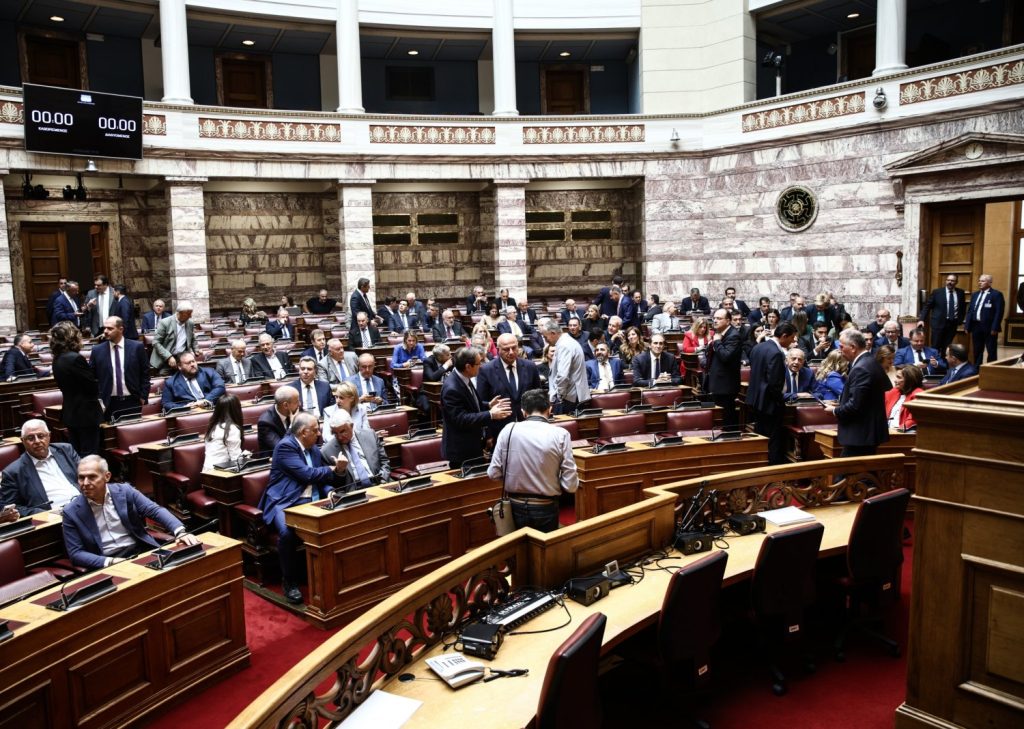 Εσωκομματικές Αναταράξεις στη Νέα Δημοκρατία και Αύξηση Ερωτήσεων προς Υπουργούς